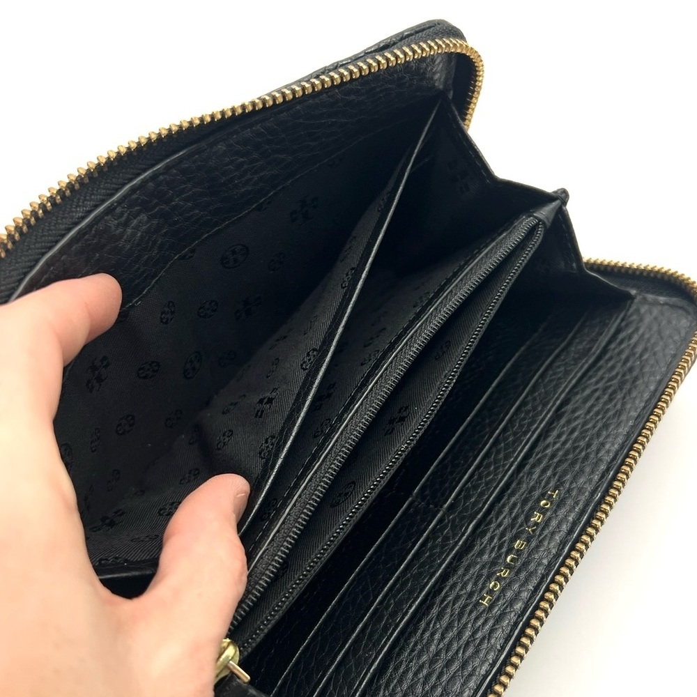 Authentic Tory Burch Black Leather Long Zippy Wallet With Tassle - Picture 7 of 9